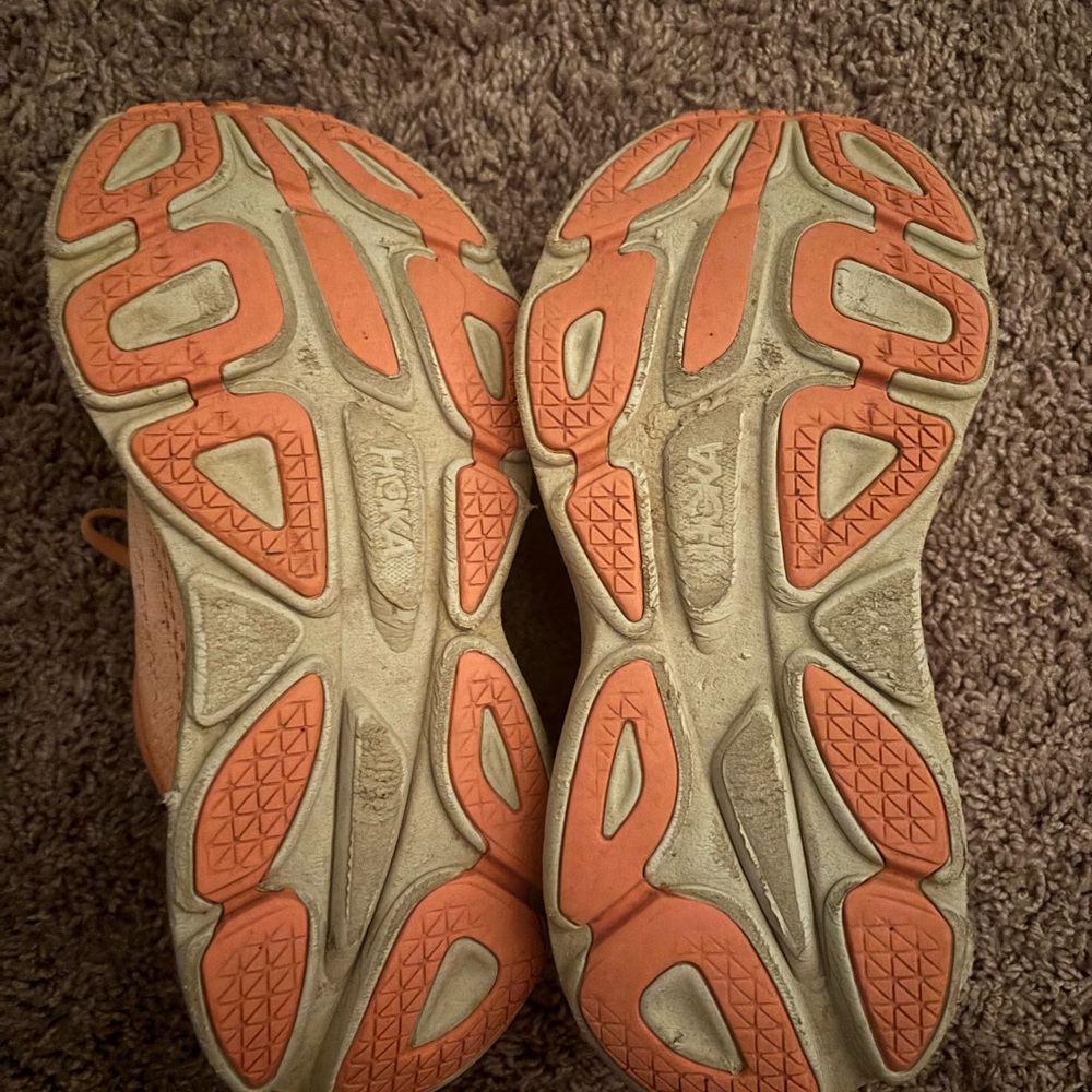 Hoka Bondi Women's Peach and Lemon Athletic Shoes - Picture 4 of 10